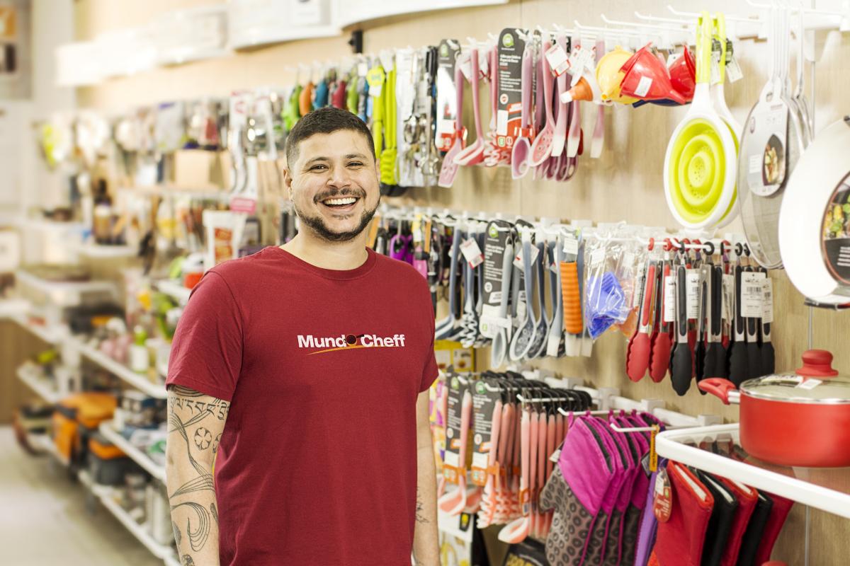 Raul Lemos, do reality Masterchef, é sócio da rede Mundo Cheff | DivulgaçãoMundo Cheff