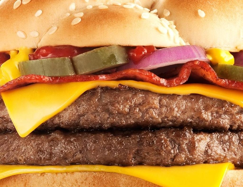 Entrada do Angus no McDonald’s ajudou a impulsionar o consumo da carne e a criação da raça no Brasil. | Divulgação/McDonald’s