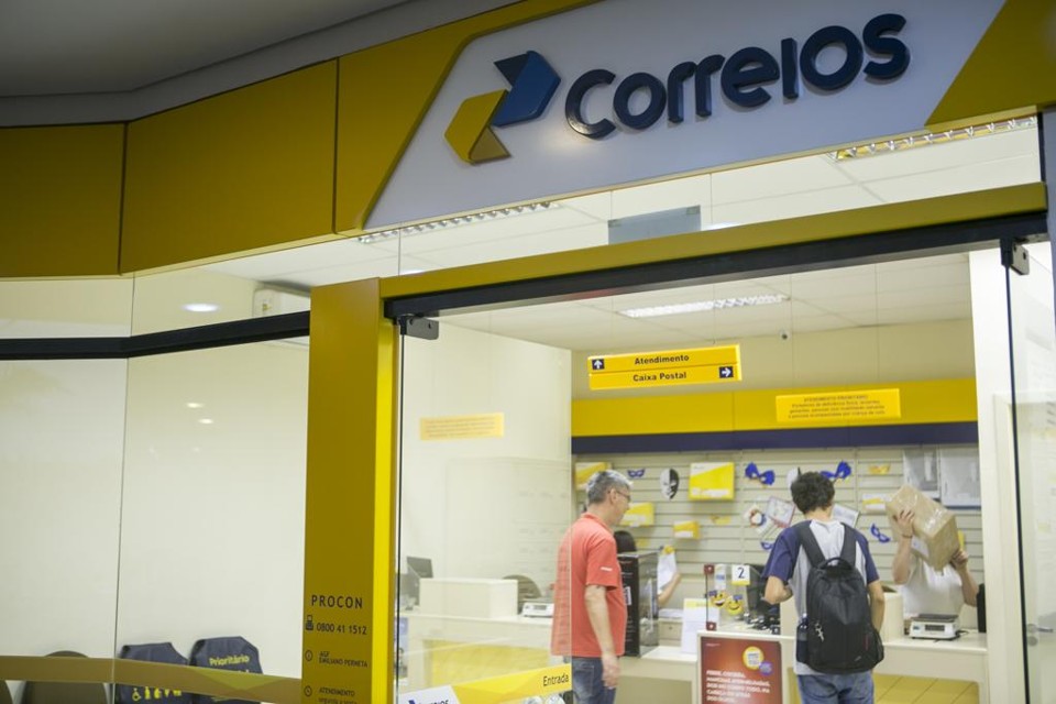Agência franqueada dos Correios, em Curitiba. | Marcelo Andrade/Gazeta do Povo