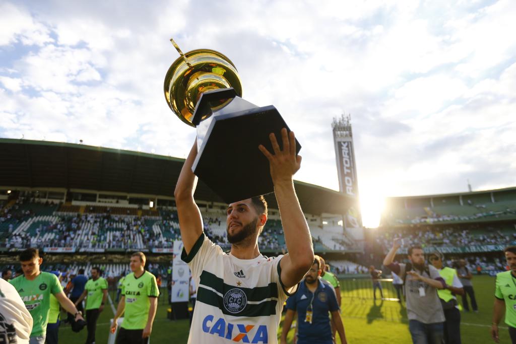 Sandro Forner admite mudar o time inteiro em jogos pela Taça Caio Júnior. | Jonathan Campos/Gazeta do Povo