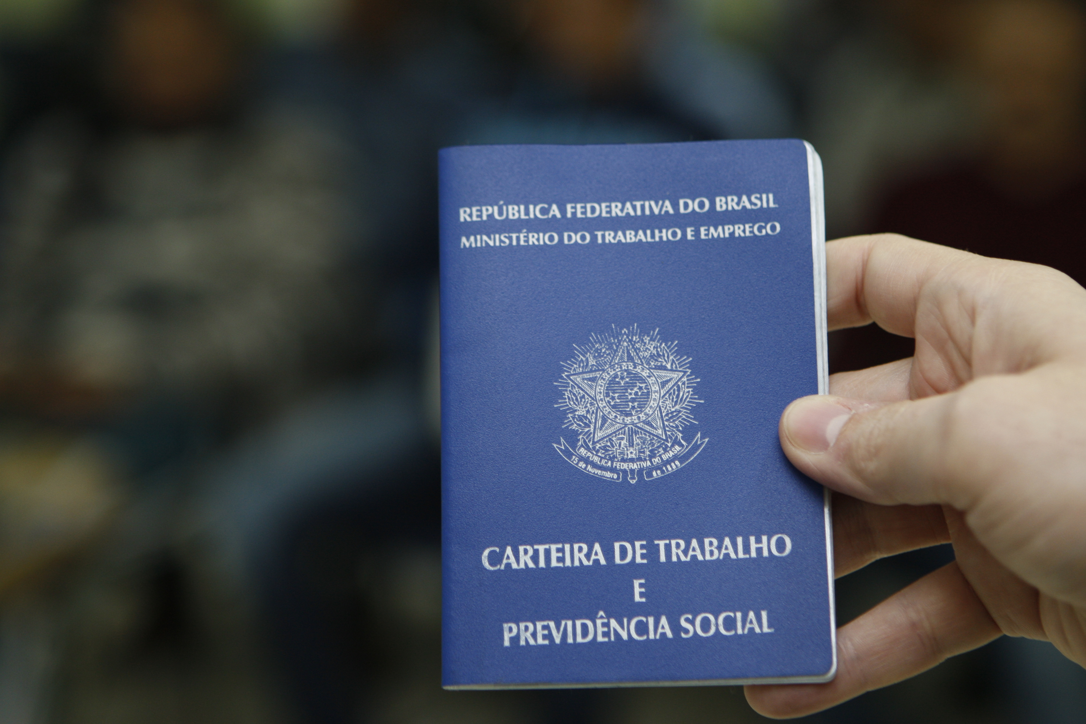 Quem nasceu em outros meses e teve o abono liberado no ano passado, mas ainda não fez o saque, pode retirar o dinheiro até o fechamento do prazo. | Aniele Nascimento/Gazeta do Povo