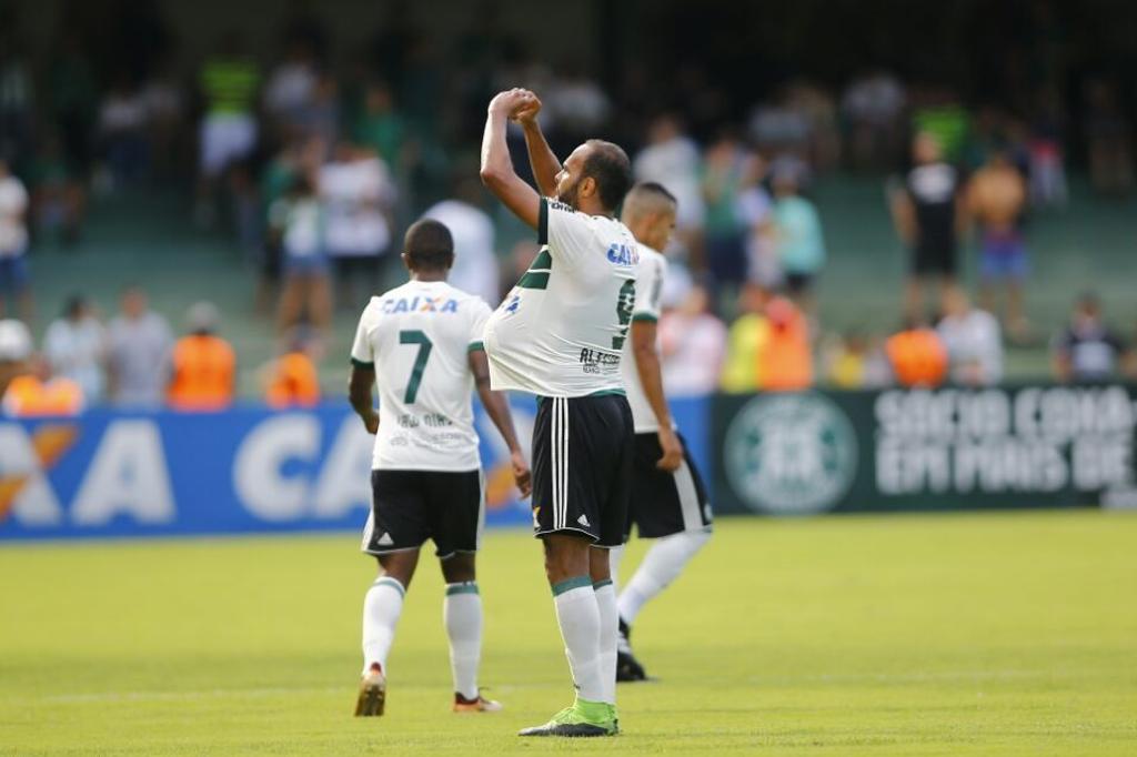 Alecsandro fez o primeiro gol do Coritiba na final. | Jonathan Campos/Gazeta do Povo