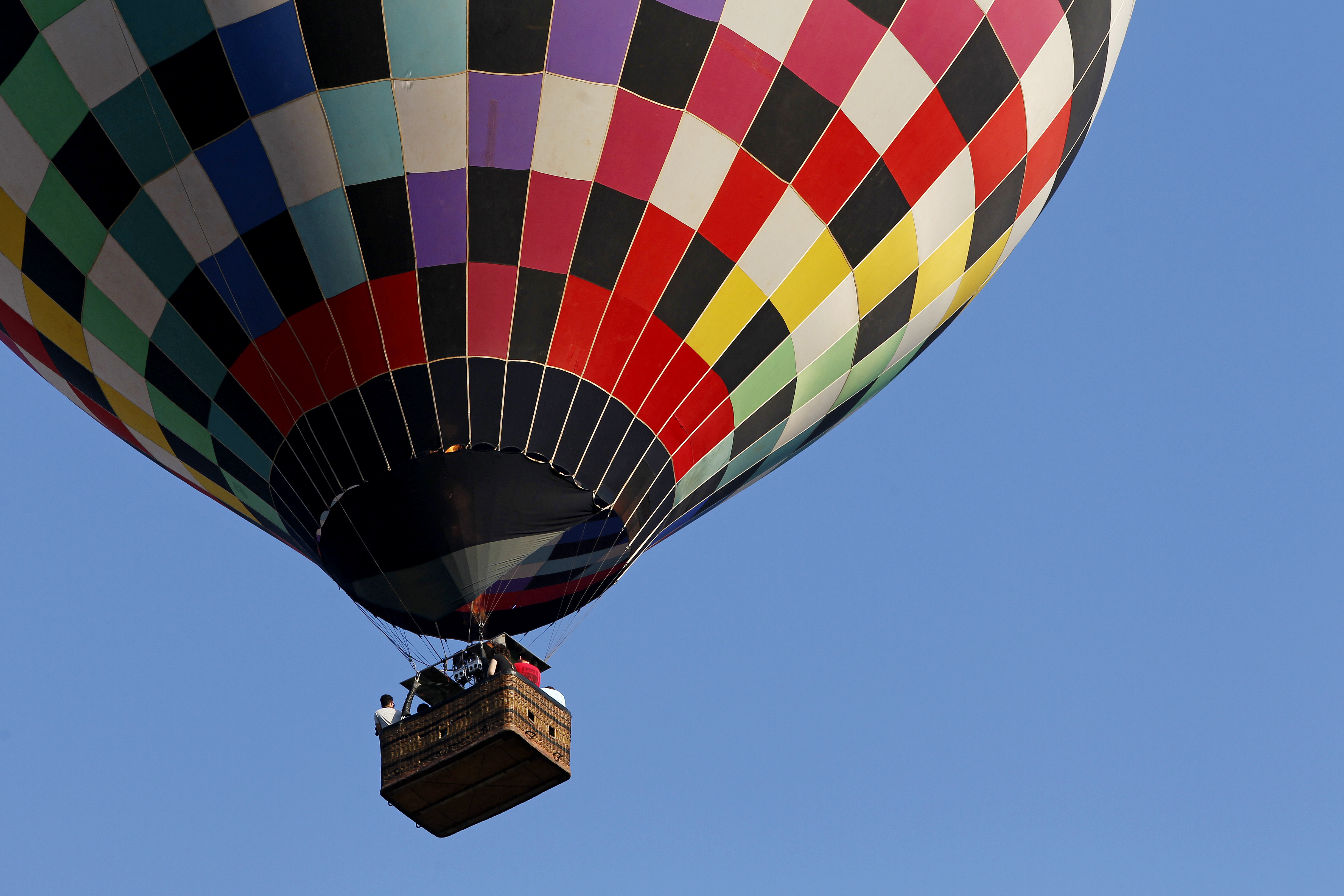 Empresários de São Paulo criaram empresa que vendem experiências para companhias que querem sair do lugar-comum na hora de engajar funcionários, parceiros e clientes. Fazer um passeio de balão é uma das diversas opções oferecidas. | Antônio More/Gazeta do Povo