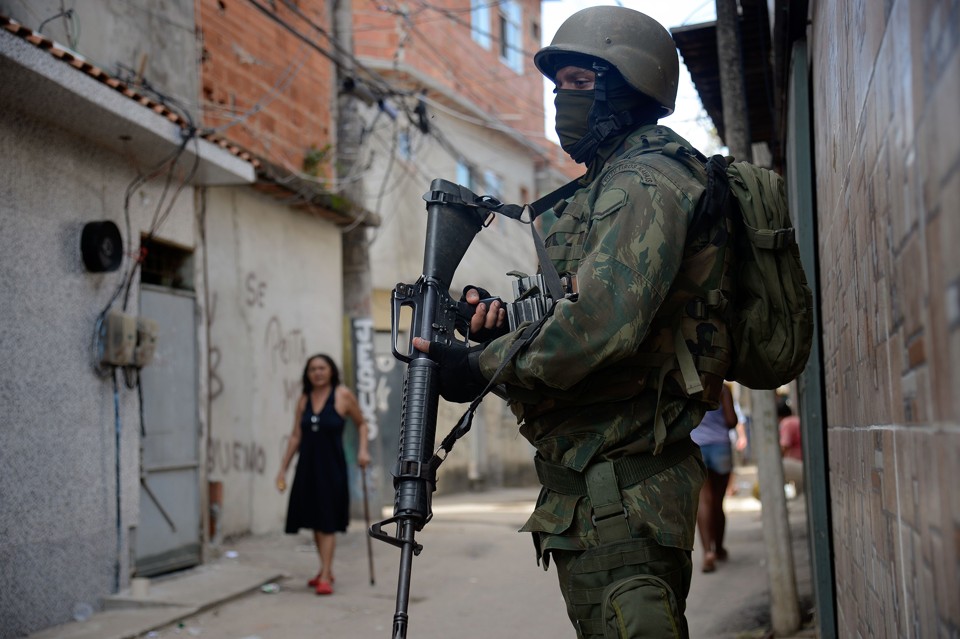 Senado aprova intervenção e general passa a chefiar policiamento no Rio de Janeiro | Fernando Frazão/Agência Brasil