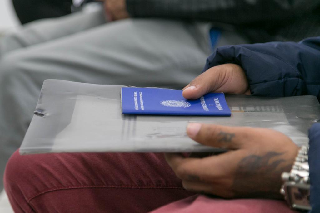 A taxa de desocupação ainda é muito mais elevada entre pretos e pardos do que entre brancos. | Marcelo Andrade / Gazeta do Povo