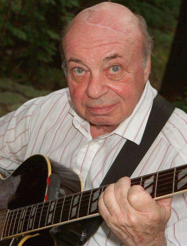 Schumann era obrigado a tocar por horas enquanto presos eram condenados e levados para as câmaras de gás | FLORIAN FRANK/AFP