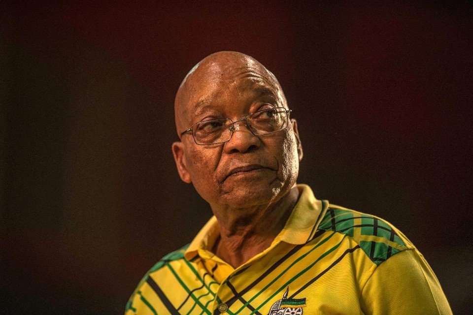O segundo mandato de Zuma, 75, terminaria em 2019 | MUJAHID SAFODIEN/AFP