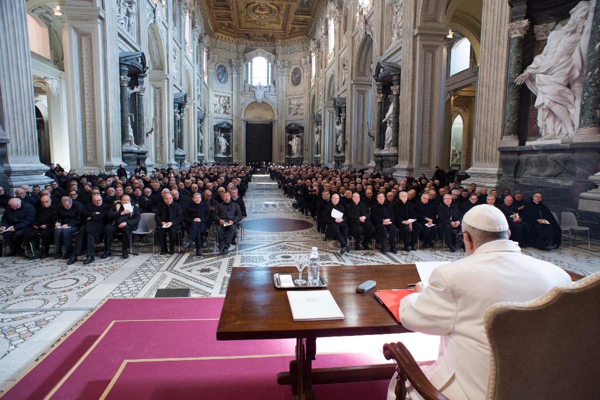 Francisco nomeou nove novos membros no sábado e manteve sete do grupo inicial | DivulgaçãoAFP