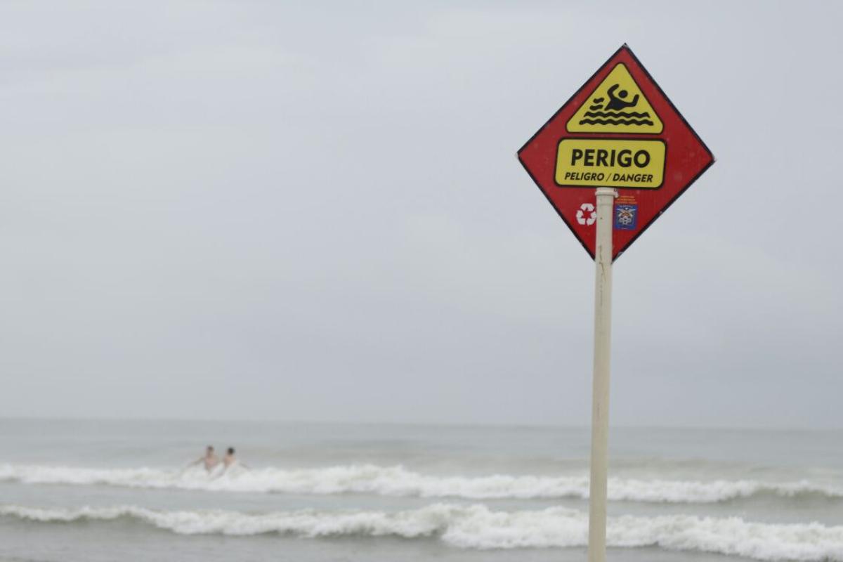 Inmet alerta para risco de chuvas fortes, ventos e alagamentos no Litoral | Leticia Akemi
Gazeta do Povo