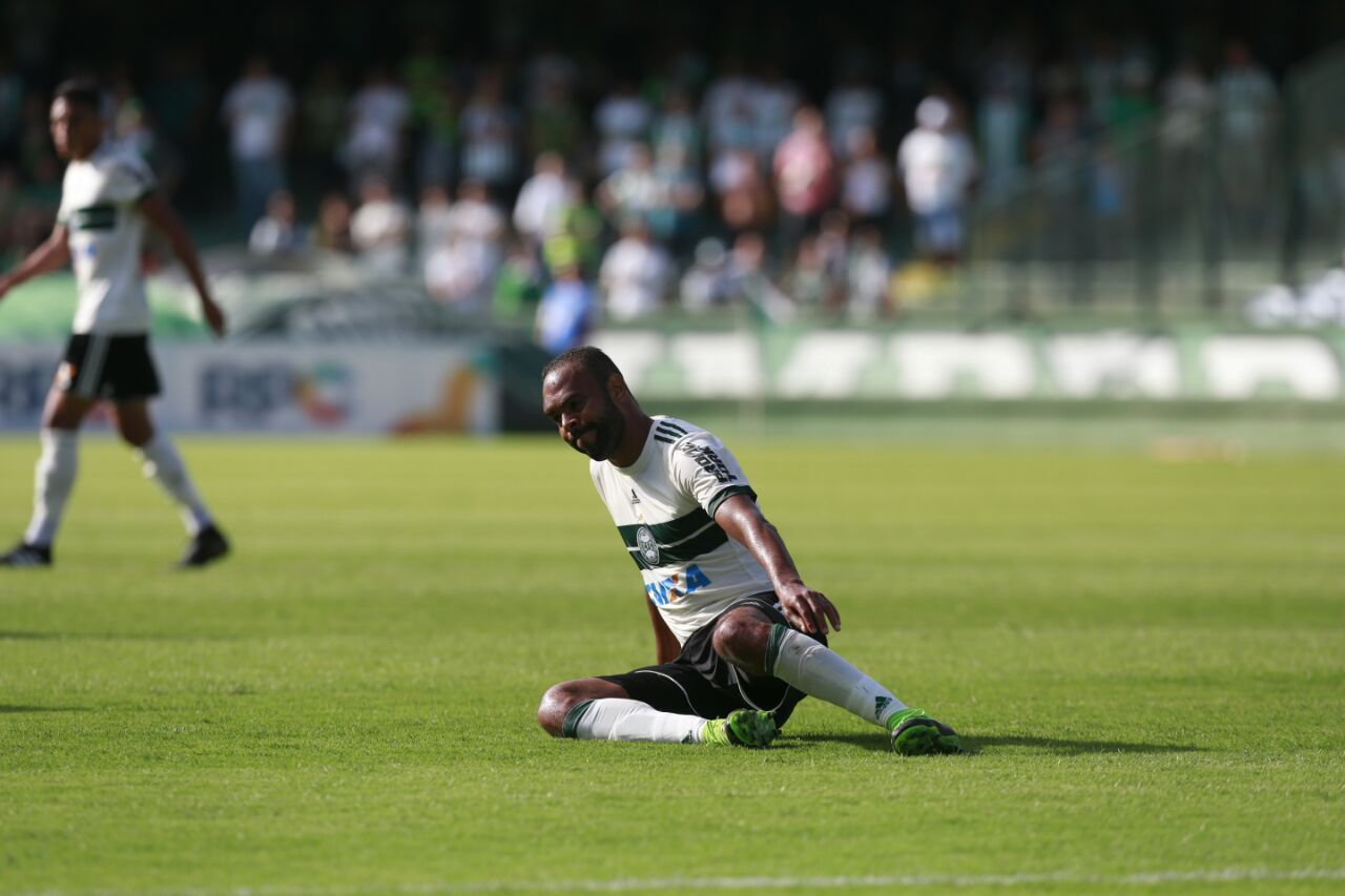 Alecsandro passou em branco no Atletiba. | Marcelo Andrade/Gazeta do Povo