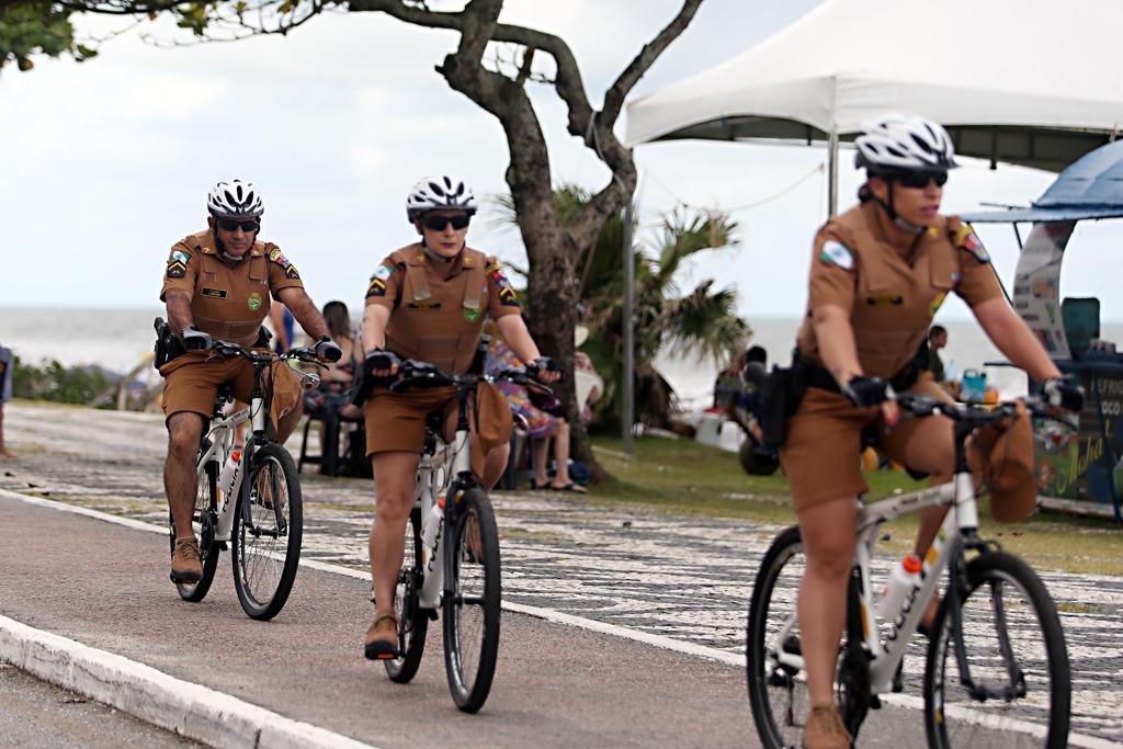 Polícia Militar patrulha a orla de Matinhos: corporação efetuou mil prisões na temporada. | Albari Rosa/Gazeta do Povo