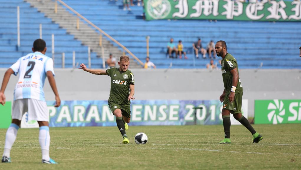 Julio Rusch fez golaço de falta contra o Londrina. | Divulgação/Coritiba