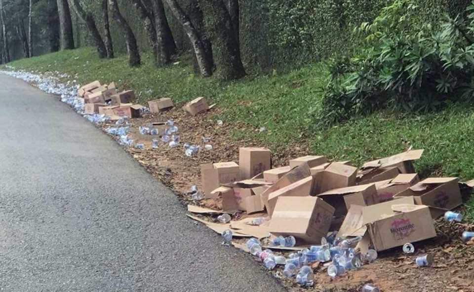 Corrida foi domingo, mas na manhã desta segunda o lixo ainda estava no Parque Barigui. | Colaboração/