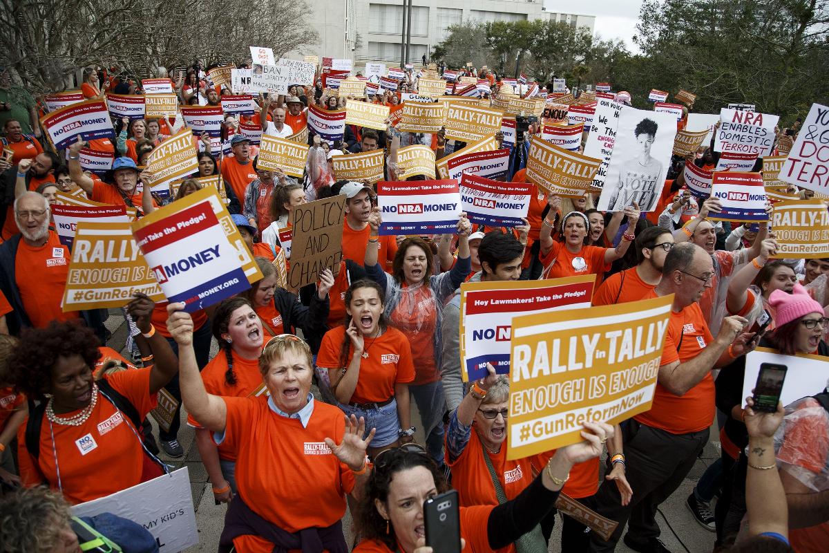 Os alunos de ensino médio de Parkland, Flórida, agora estão sendo exibidos por defensores do desarmamento como novas autoridades nos malefícios da Segunda Emenda | Don Juan MooreAFP