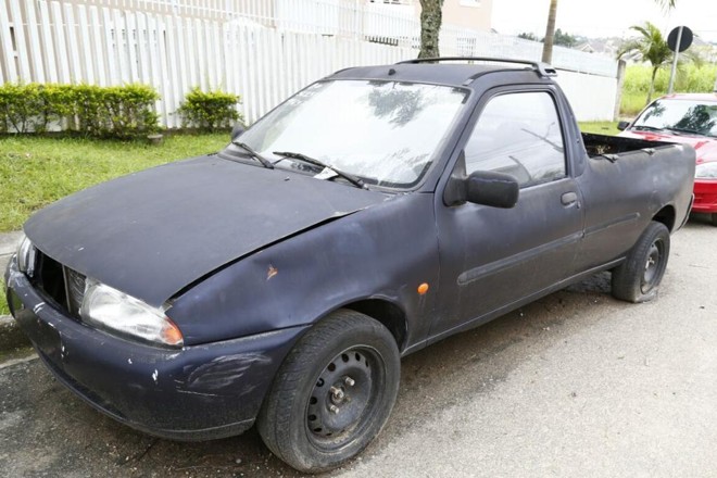 Se o veículo não for retirado pelo dono no prazo de 10 dias após notificação, um guincho da prefeitura fará a remoção | Aniele Nascimento/Gazeta do Povo
