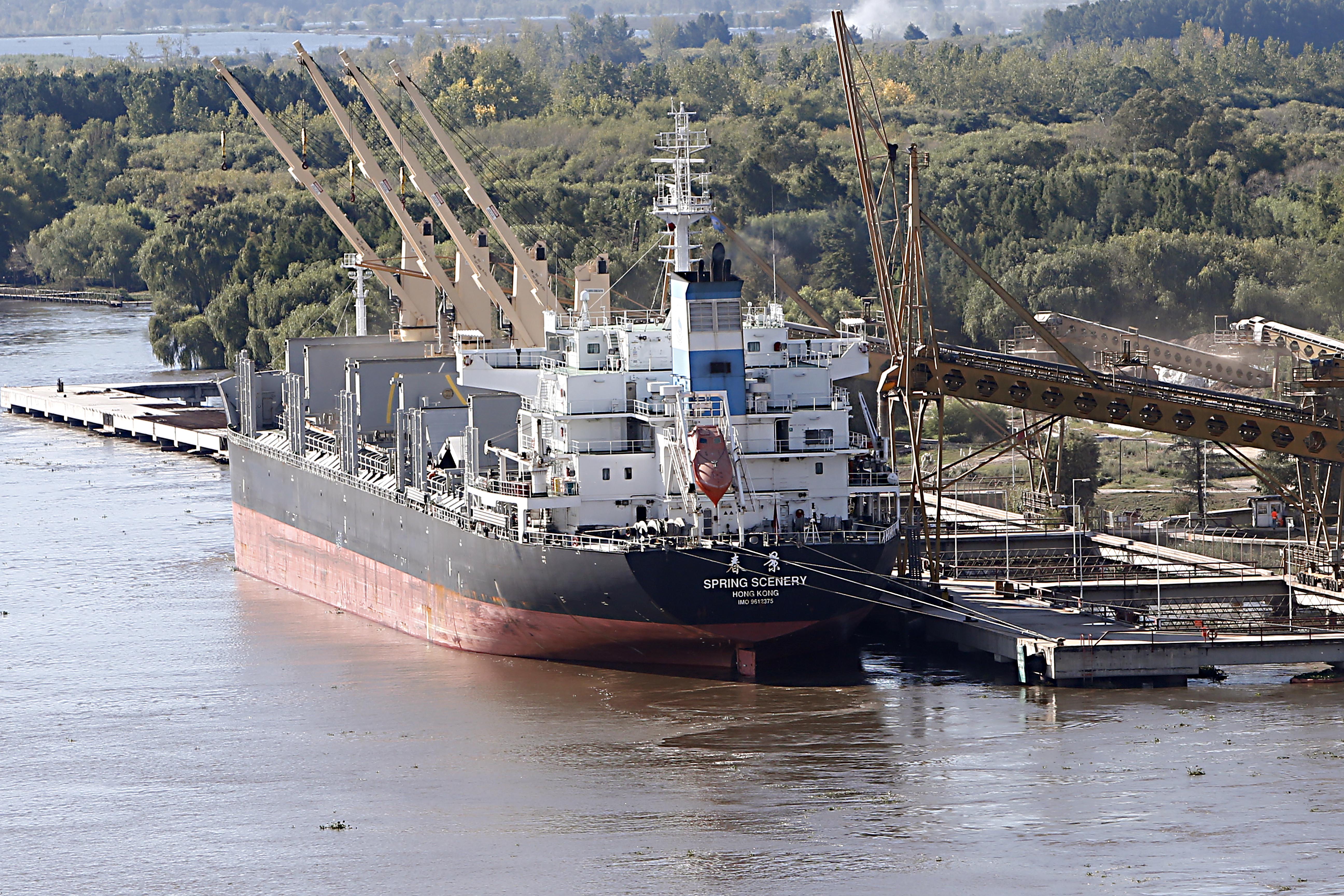 Transporte de grãos no Rio Paraná | Albari Rosa/Gazeta do Povo