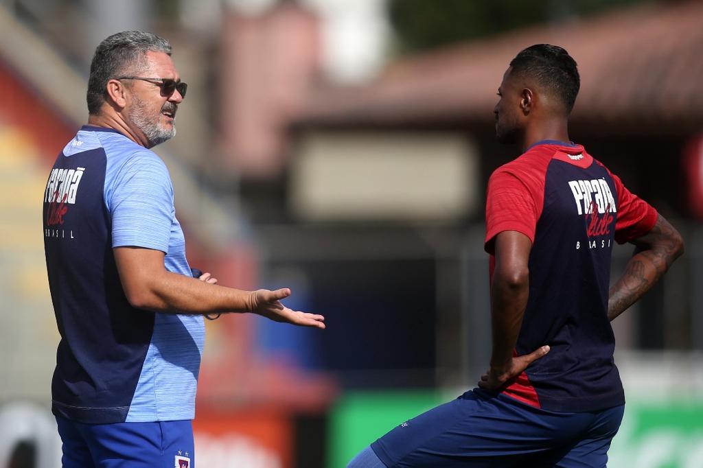 Técnico comandou o Tricolor em duas partidas, com um empate e uma vitória. | Albari Rosa/Gazeta do Povo