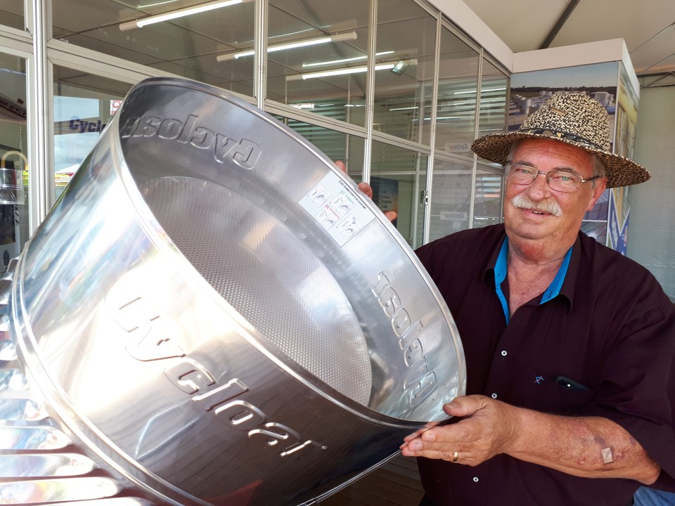 Invenção de ‘Professor Pardal’ curitibano
salva milhões de toneladas de grãos do apodrecimento Invenção de curitibano recebeu prêmio nacional em 2013 | Marcos Tosi/Gazeta do Povo