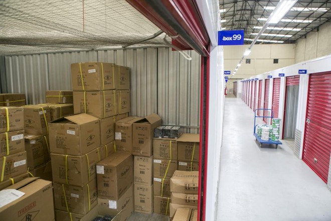 Colocando na ponta do lápis, a opção pelo self storage é visivelmente mais econômica e prática: não requer contratos imobiliários burocráticos, não inclui condomínio e nem despesas com contas de luz, água e IPTU. | Marcelo Andrade/Gazeta do Povo