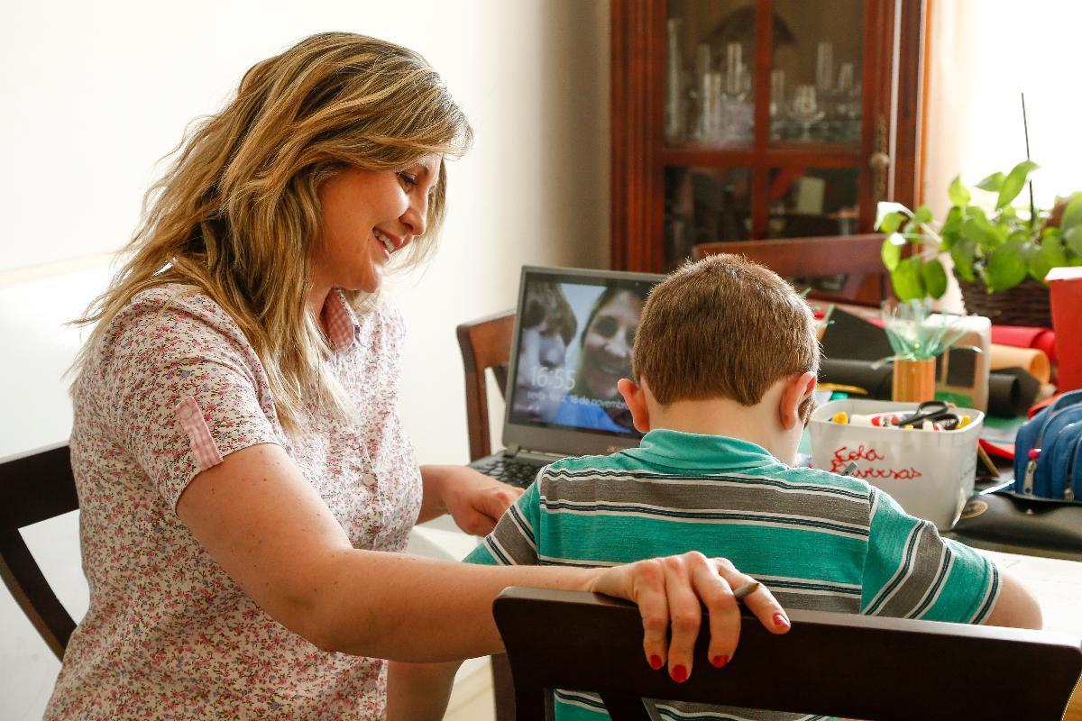 Apesar do apoio do Ministro da Educação para regulamentação da modalidade, CNE adota cautela ao abordar o assunto. | Hugo HaradaGazeta do Povo