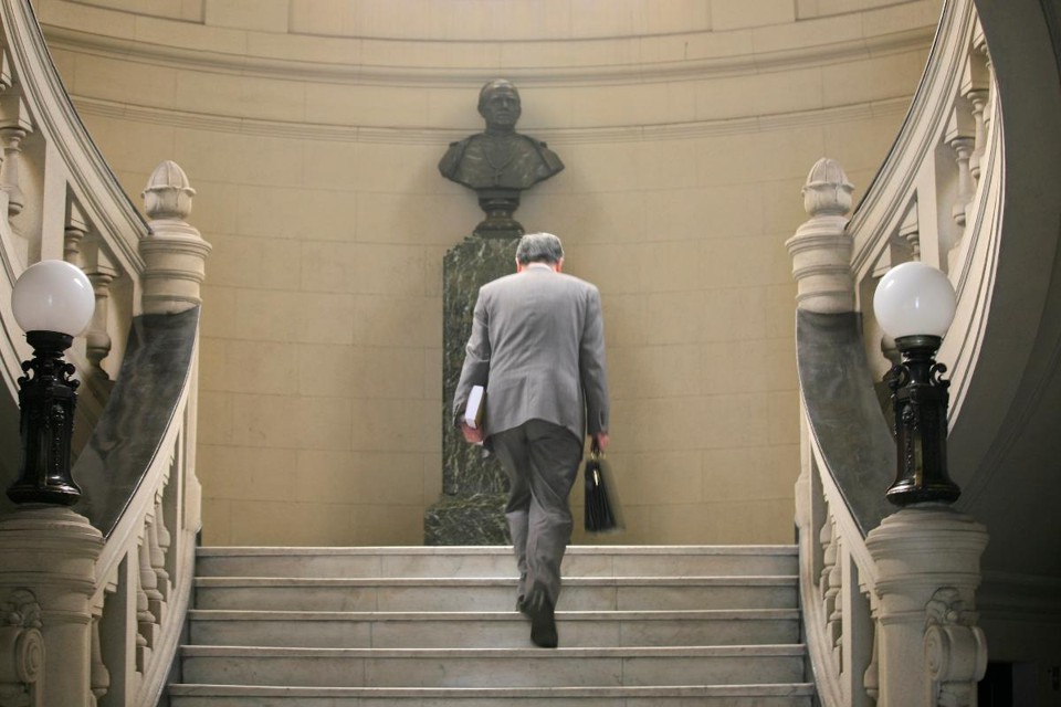 “Não reclame de estudantes de baixa qualidade; eles não estão lá por você e a maioria não se importa com as suas ideias”. | Alex Proimos