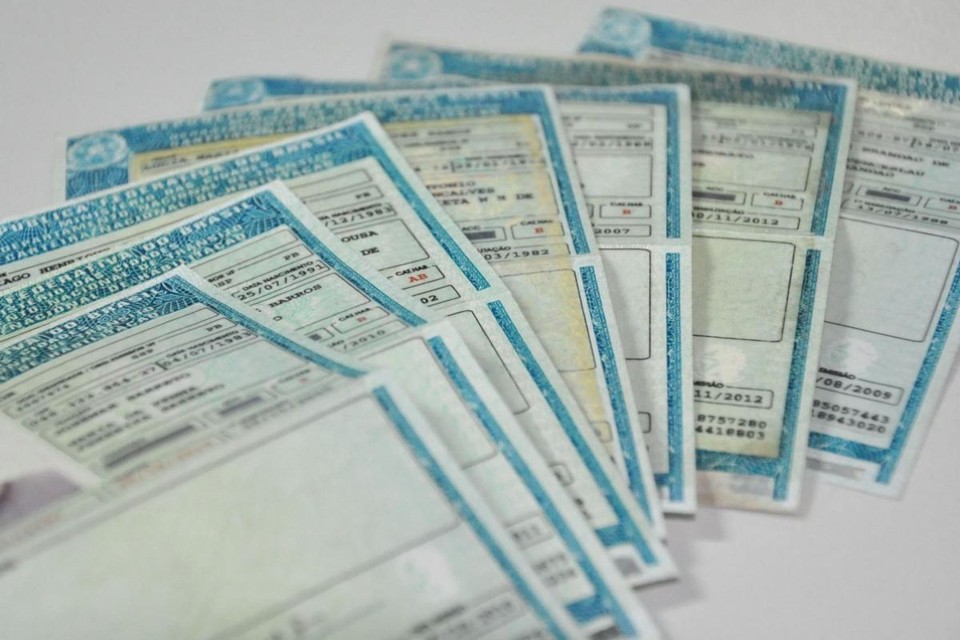Mudança na lei: motoristas terão de fazer curso e prova teórica para renovar a CNH |