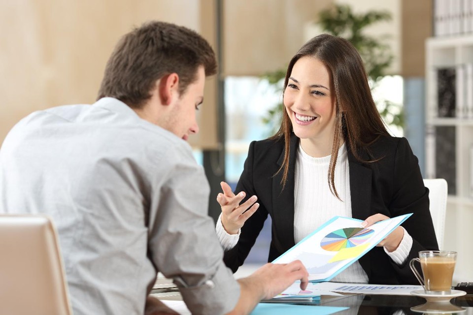 Principalmente para funcionários jovens, ter um plano de previdência custeado em parte pelo empregador é não apenas um benefício importante, mas uma opção de investimento bastante rentável. | Bigstock