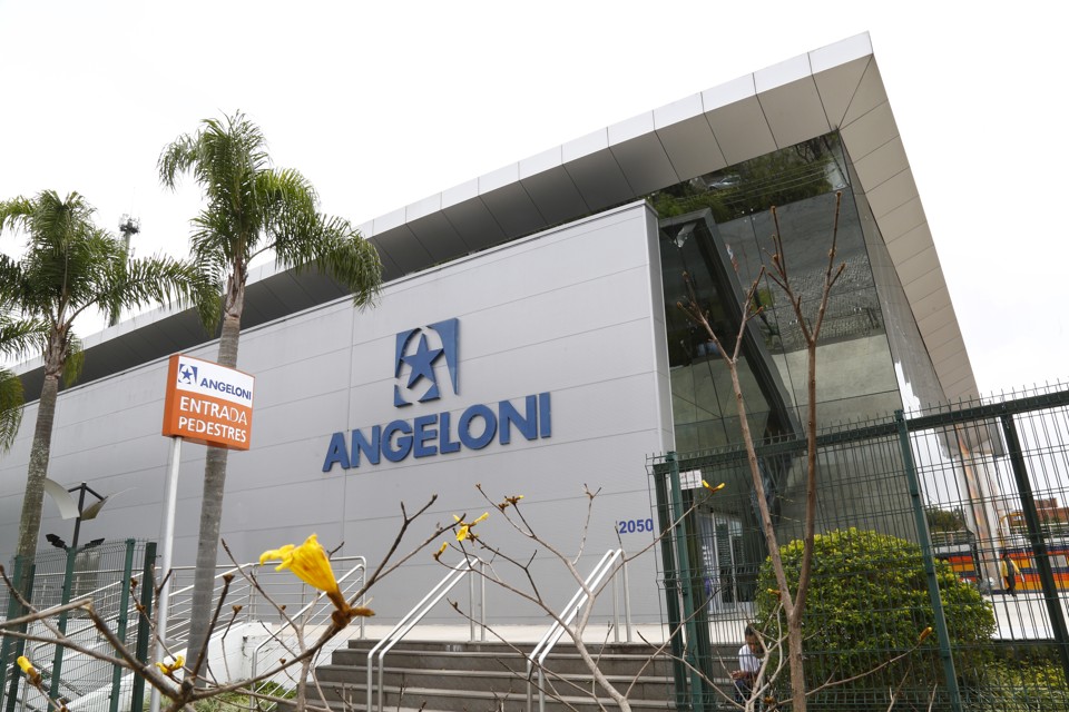 Angeloni vai abrir mais um supermercado na região de Curitiba Imagem da unidade do Bigorrilho | Aniele Nascimento/Gazeta do Povo/Arquivo