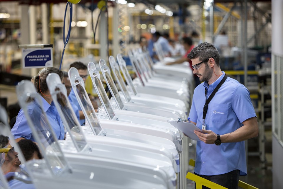 Em 2016, a primeira edição do programa contratou 14 estagiários na América Latina, a maioria para as plantas da empresa no Brasil. | Kiko Ferrite/Electrolux