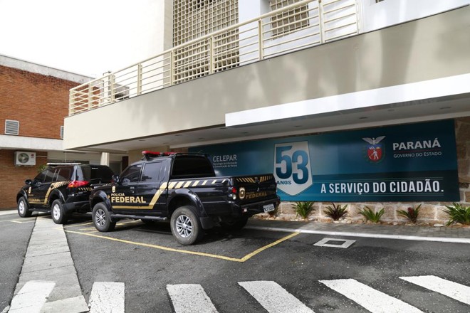 Polícia Federal cumpre mandados de busca e apreensão da operação em órgãos do governo do Paraná | Aniele Nascimento/Gazeta do Povo