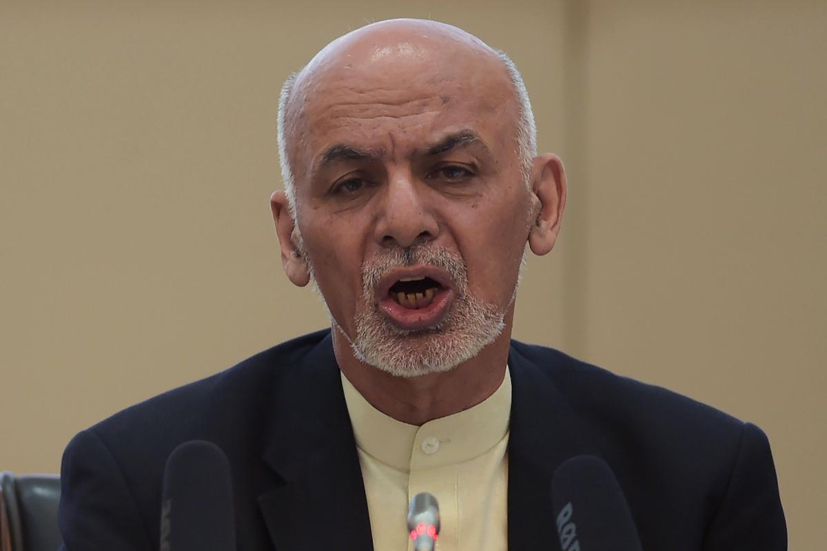 O presidente afegão, Ashraf Ghani, fala durante conferência no Palácio Presidencial, em Cabul | SHAH MARAI/AFP