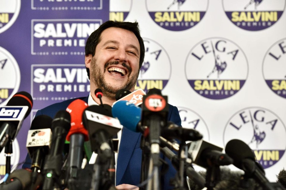 Em suas primeiras palavras após a votação, Matteo Salvini, líder do partido de extrema-direita Liga, disse que se opunha a formar uma coalizão com o 5 Estrelas | PIERO CRUCIATTIAFP