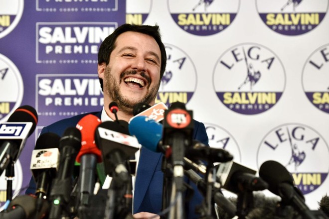 Em suas primeiras palavras após a votação, Matteo Salvini, líder do partido de extrema-direita Liga, disse que se opunha a formar uma coalizão com o 5 Estrelas | PIERO CRUCIATTIAFP