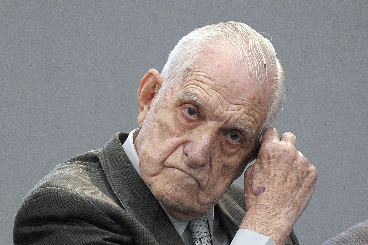 Entre outros motivos, Bignone foi condenado por roubos de bebês e torturas | JUAN MABROMATA/AFP