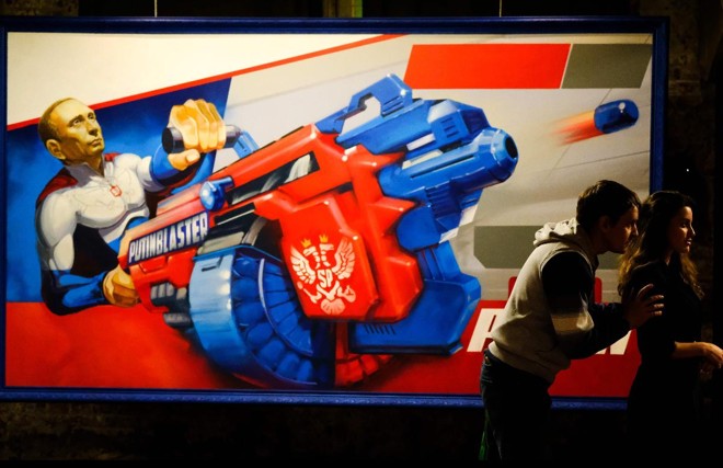 Exibição em museu de Moscou em dezembro de 2017: o “Super Putin” | YURI KADOBNOV
AFP