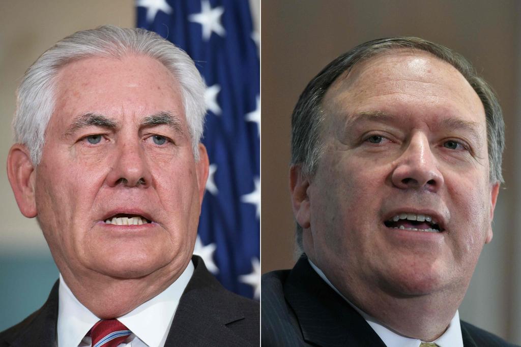Sai Rex Tillerson (esquerda) e entra Mike Pompeo: mudança vem em momento em que o governo Trump está envolvido em delicadas negociações com a Coreia do Norte | Mandel Ngan/AFP
