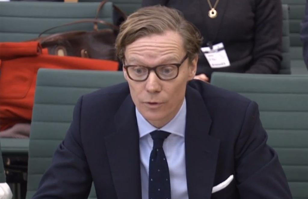 O CEO da Cambridge Analytica, Alexander Nix, aparece no vídeo descrevendo táticas de manipulação | HO/AFP