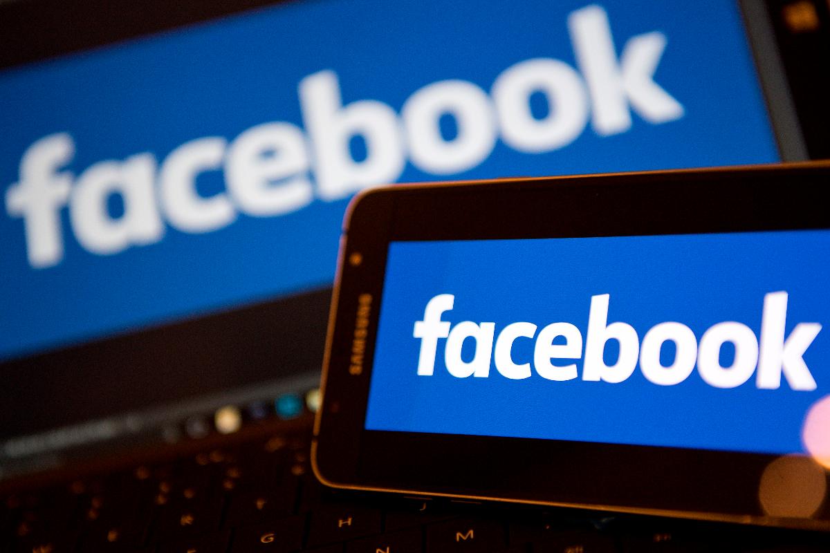 No sábado (17), o Facebook suspendeu a conta da Cambridge Analytica após o anúncio de que a empresa guardou informações por anos | JUSTIN TALLIS/AFP