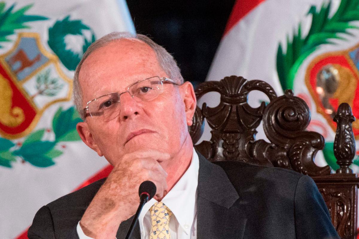 “Se for assim, retiro minha carta e me submeto ao procedimento regular de vacância no qual exercerei meu direito de defesa”, disse Kuczynski | CRIS BOURONCLE/AFP