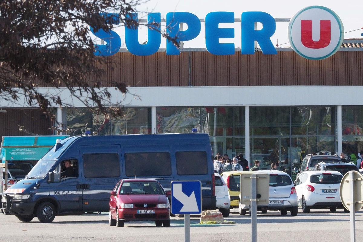 Forças especiais mataram o homem armado que invadiu um supermermercado no sul da França | RAYMOND ROIGAFP