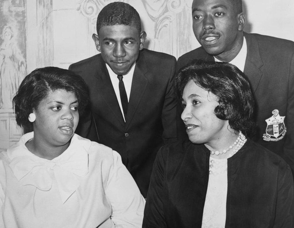 Linda Brown, à esquerda, em uma foto de 1964 | Library of Congress/AFP
