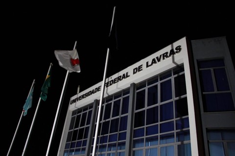 Justiça proíbe universidade de expulsar calouros por não participarem de oficinas com “gênero” e “movimento LGBT” |