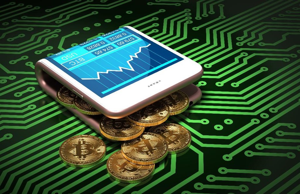 É preciso pagar imposto federal no caso de venda de moedas digitais por valor superior a R$ 35 mil. | Bigstock/Bigstock