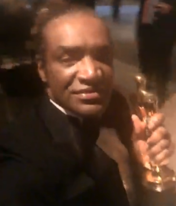 Terry Bryant, 47, o suspeito de ter furtado o Oscar de McDormand, tinha ingresso que dava direito a participar do baile pós-Oscar | Reprodução