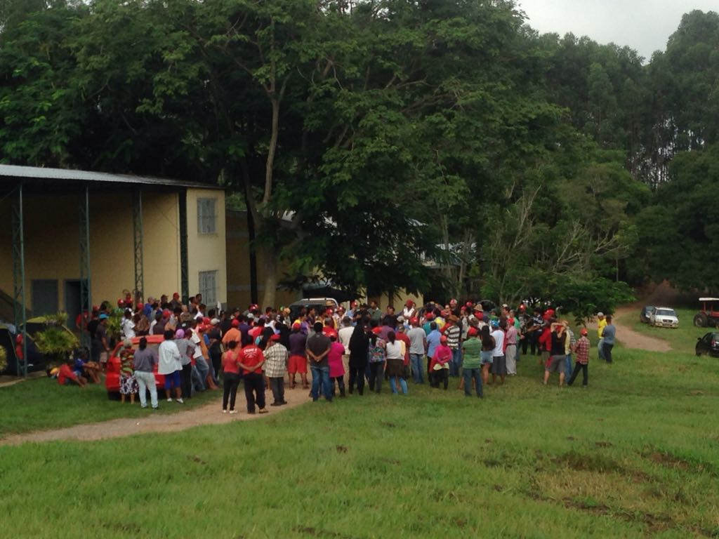Segundo o MST, cerca de 350 pessoas estão na fazenda Esmeralda, onde pretendem montar acampamento para reivindicar as terras para a reforma agrária. | Divulgação/MST