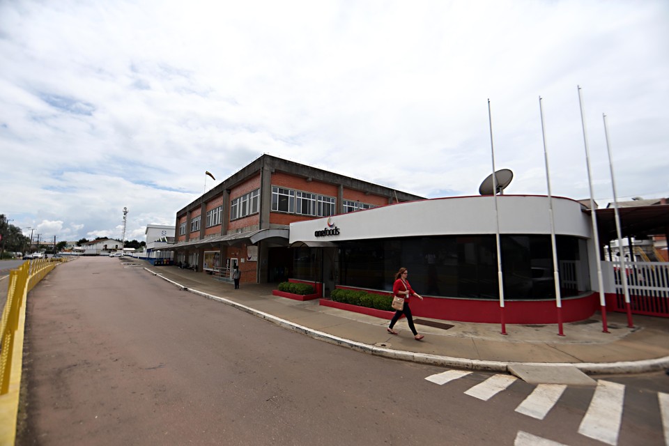 Parque industrial de Carambeí estava dividido entre BRF (com a marca OneFoods), Lactalis e JBS. Antes, toda a quadra pertencia à Cooperativa Central, considerada uma ‘mãe’ para os funcionários. | Albari Rosa/Gazeta do Povo