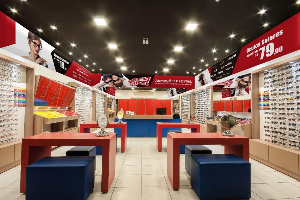 Na foto, uma unidade da Mercadão do Óculos.