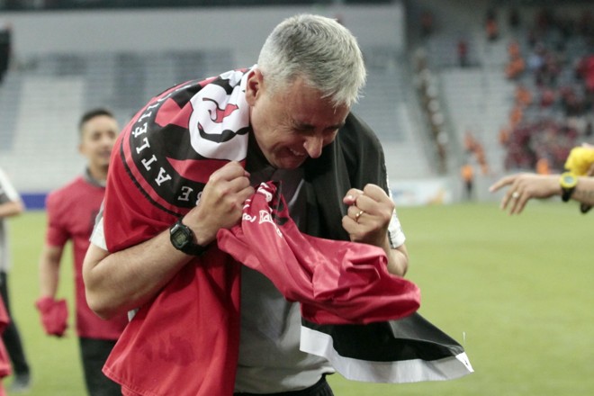 Técnico Tiago Nunes comemora o título atleticano. | Albari Rosa/Gazeta do Povo/