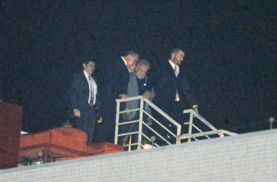 Lula chega de helicóptero na PF de Curitiba e encerra novela da prisão | Lineu Filho/Tribuna