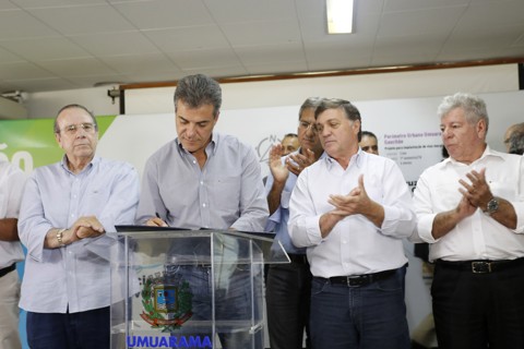 Alvo da Lava Jato, duplicação da PR-323 é novamente anunciada pelo governo Em evento em Umuarama, o ex-governador Beto Richa (PSDB) liberou recursos para a duplicação do primeiro trecho da rodovia | / Arnaldo Alves / ANPr/ Arquivo